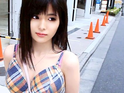 【黒髪スレンダーギャルを背後から即ハメ】イチャつきゼロ！突然の奇襲に困惑する超絶美少女を、容赦なくバックから激突き！色白ボディが震える鬼ピストンで快楽堕ちさせる！