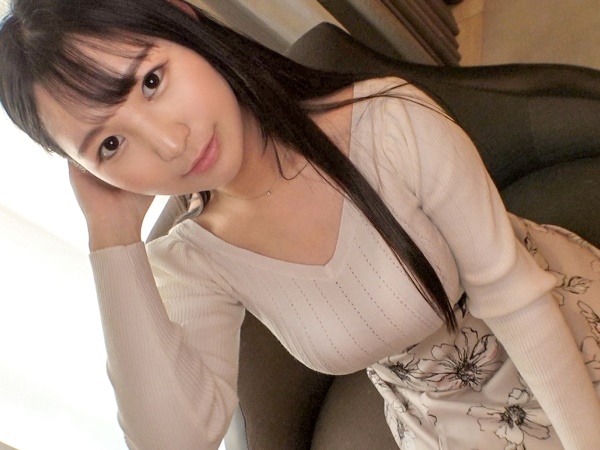 【清楚系女子大生の隠れた性癖】『挟んじゃうぞ♡』大人しそうな見た目とは裏腹に、自慢の美巨乳で極上パイズリご奉仕！チンポを優しく包み込み、悶絶必至のエロプレイ！