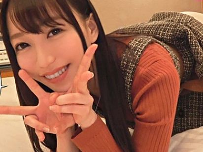 【美意識高めOLの初体験】 上京したてのスレンダー美女が電マでイキまくり! 巨根に貫かれ、初めての快感に悶絶♡