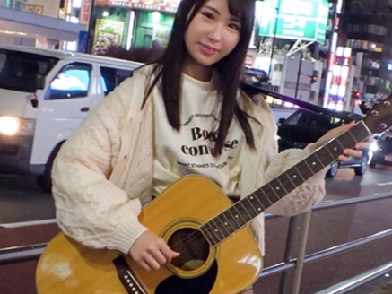 【美尻素人娘の初体験】『私、ミュージシャンになりたいんです…』ナンパされた夢見る女の子がエッチな誘惑に負けて、顔面にザーメンぶっかけられちゃう！！