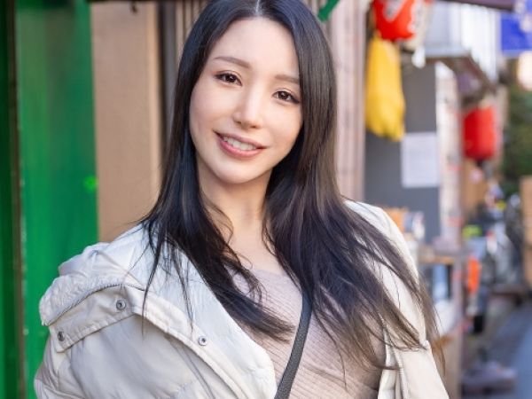 【美熟女社長夫人の禁断不倫】『旦那じゃ満足できない…』40代とは思えない美巨乳ボディの奥様が、欲求不満を解消するため他人棒に溺れる！秘密のハメ撮りで本気の喘ぎ声が漏れちゃう！♡