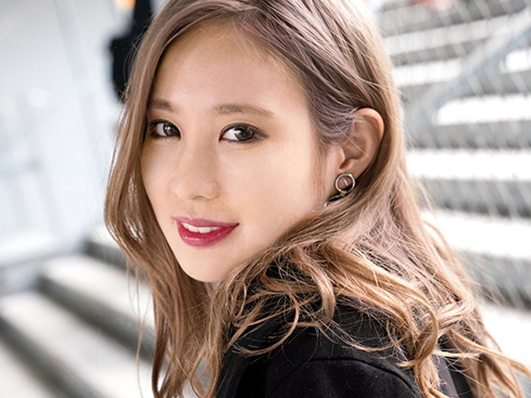 【金髪ビッチの性欲爆発】『ヤバい…気持ち良すぎる…』勝気なギャルがチンポ2本に翻弄され、快楽の虜に！息も絶え絶えの3Pで絶頂しまくり、セックス大好きビッチが本気で乱れる！！エロギャルの本気セックスは必見♡