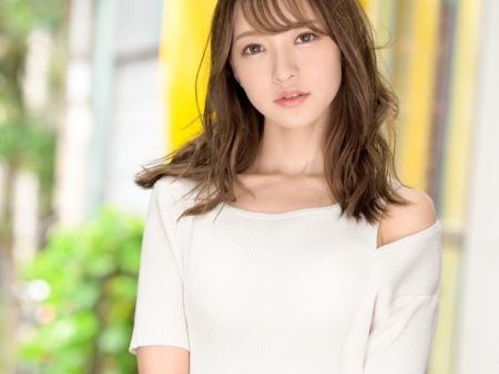 【素人デリバリー】スレンダー美少女を素人宅へお届け！圧倒的美少女が素人男性と濃厚エッチ♡スレンダーボディを絡ませ、恥じらいながらも乱れまくる！