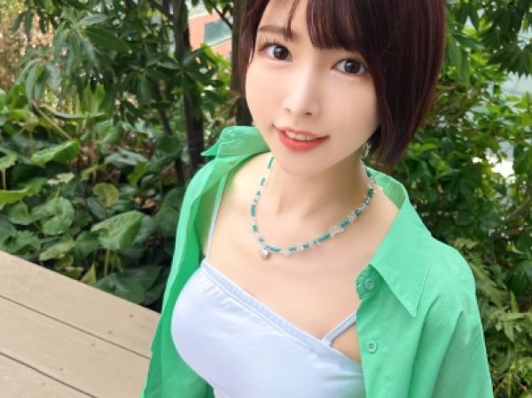 【アイドル秘密の裏バイト】『ファンのみんなごめんね…』ライブ後の清純派アイドルがメイドコスでセフレとホテル密会！制服の下の隠れた本性…甘い声で喘ぐ姿に興奮必至！♡