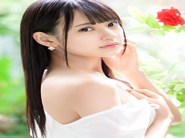 【純真美少女の汚れなき顔をザーメンまみれに】美脚パイパン娘の無垢な表情がエロい！極上スタイルの細身ボディに連続ぶっかけ！顔中白く染まる濃厚プレイで快感に悶える！♡