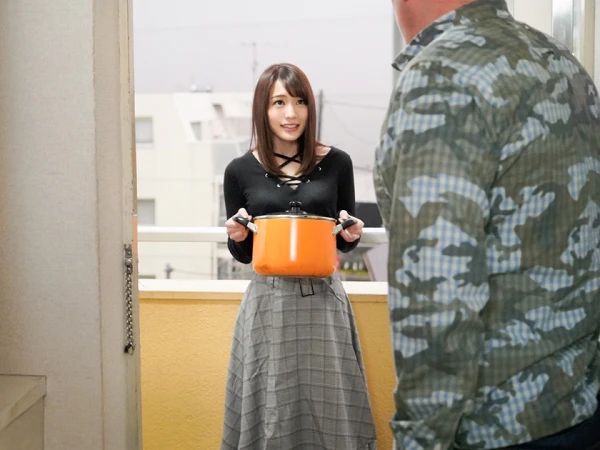 【隣の部屋は憧れのAV女優】『ファンなの…？』引っ越し先で大好きなAV女優と隣人関係に！！徐々に距離を縮め、ついに禁断のラブラブセックス♥美ボディを独り占め！！